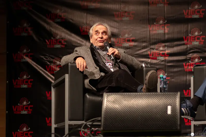 Sylvester McCoy Speaking at 2018 Vienna ComicCon Panel Discussion