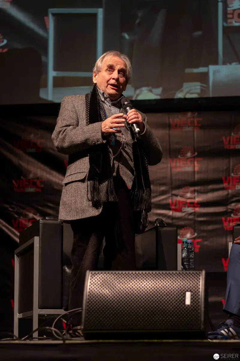 Sylvester McCoy Speaking at Vienna ComicCon 2018 Interview Stage