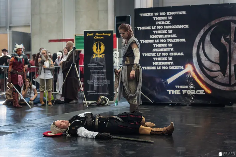 Star Wars Cosplay Scene at Vienna ComicCon 2018: Fallen Character and Jedi Stance