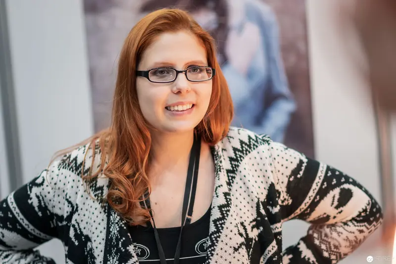 RedHeaded Professional in Patterned Sweater at Vienna ComicCon 2018