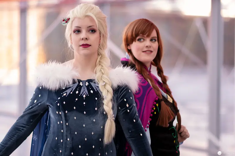 Cosplay Elsa and Anna Portraiture at Vienna ComicCon 2018 Costume Event