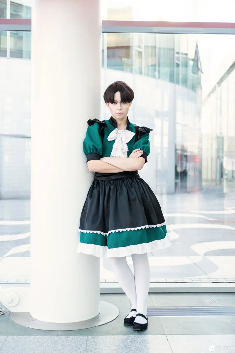 Cosplay Portrait in Green and Black at Vienna ComicCon 2018