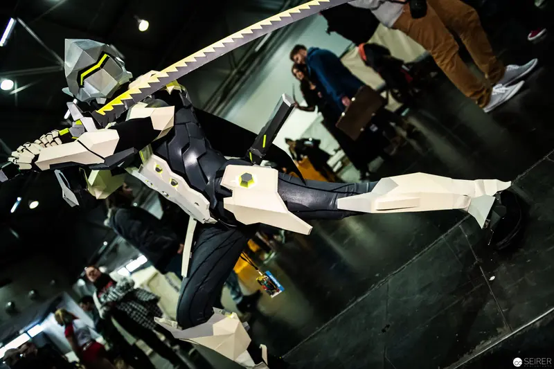 Robotic Cosplay Figurine in Dynamic Pose at Vienna ComicCon 2018