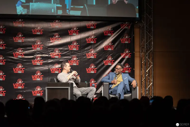 Two Guests Discuss at Vienna ComicCon 2018 Panel Discussion