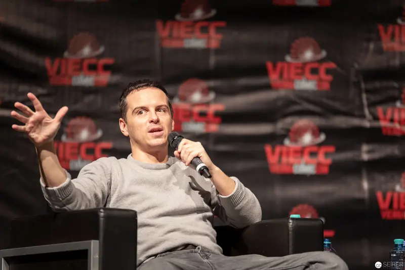 VIECC 2018: Animated Speaker Gesturing During Panel Discussion