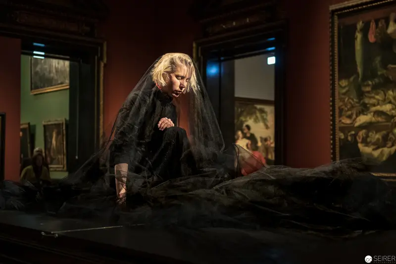 Veiled Figure in Black at Kunsthistorisches Museum Wien, Ganymed In Love 2019