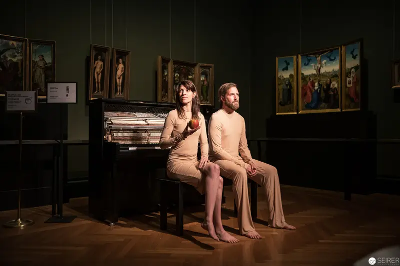 Ganymed In Love 2019: Contemplative Figures in Museum Tableau at Kunsthistorisches Museum