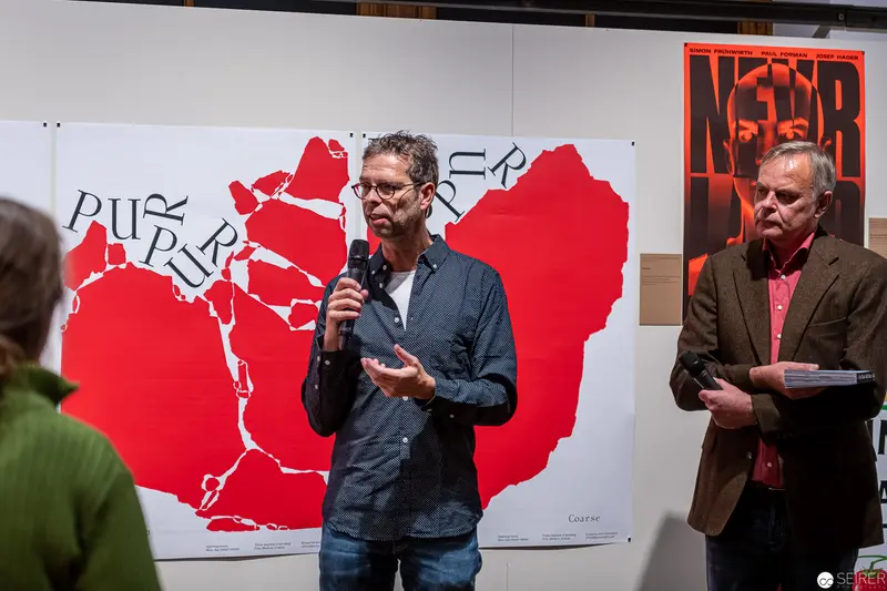MAK Presentation with Red Graphic Map Depicting Territorial Fragmentation
