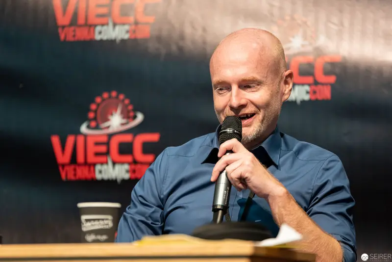 Stefan Cernohuby Speaking at VIECC Vienna Comic Con Panel