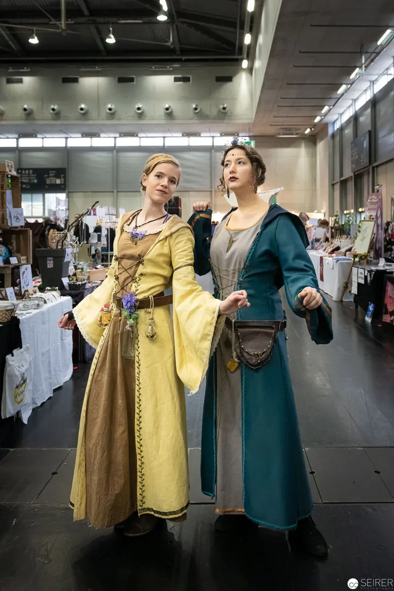 Medieval Costume Cosplay at Vienna ComicCon 2019 Historical Fashion Showcase