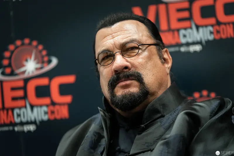 Steven Seagal at Vienna Comic Con 2019, Contemplative Press Portrait