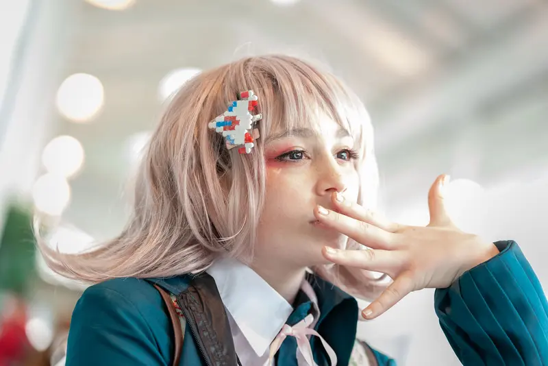Cosplay Portrait with Puzzle Piece Hair Accessory at Vienna ComicCon 2019