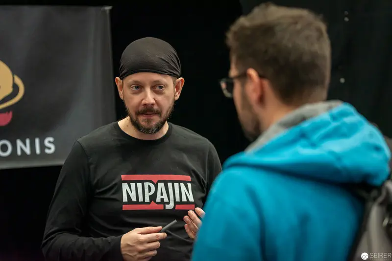 Nipajin T-Shirt Wearer at Vienna ComicCon 2019 Engaged in Conversation