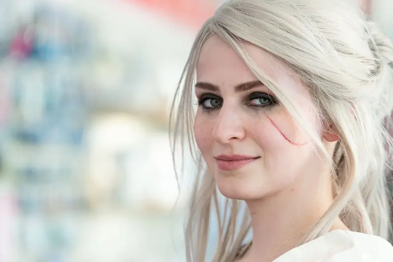 Cosplay Portrait at Vienna ComicCon 2019, Blonde Woman with Dramatic Styling