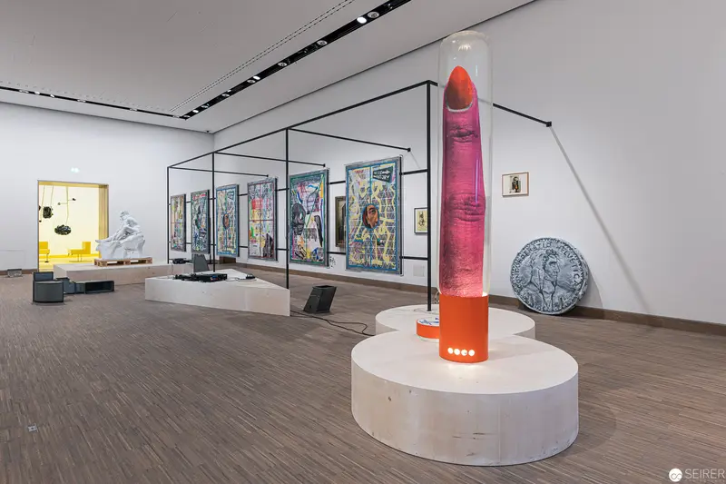 Künstlerhaus Wien Reopening: Large Sculptural Finger Installation in Gallery Space