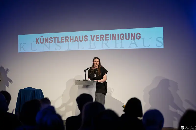 Künstlerhaus Vereinigung Speaker Delivers Presentation at Backstage Guided Tour and ReOpening