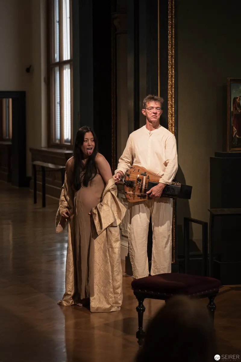 Ganymed Performance at Kunsthistorisches Museum Wien: Two Performers in Period Attire