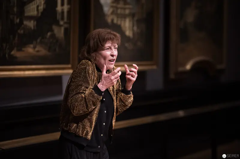Dramatic Performer in Golden Jacket at Kunsthistorisches Museum Wien Performance