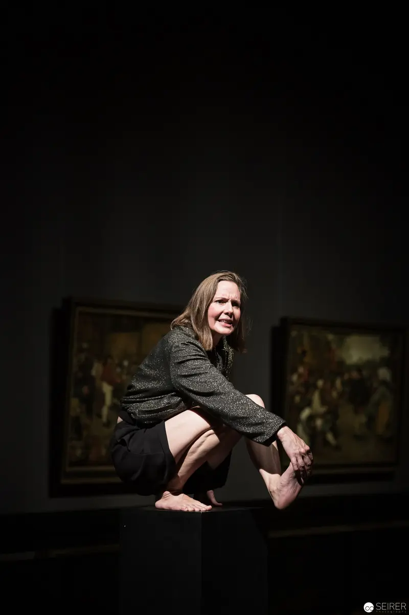 Ganymed Performance at Kunsthistorisches Museum Wien: Gestural Soliloquy in Dark Space