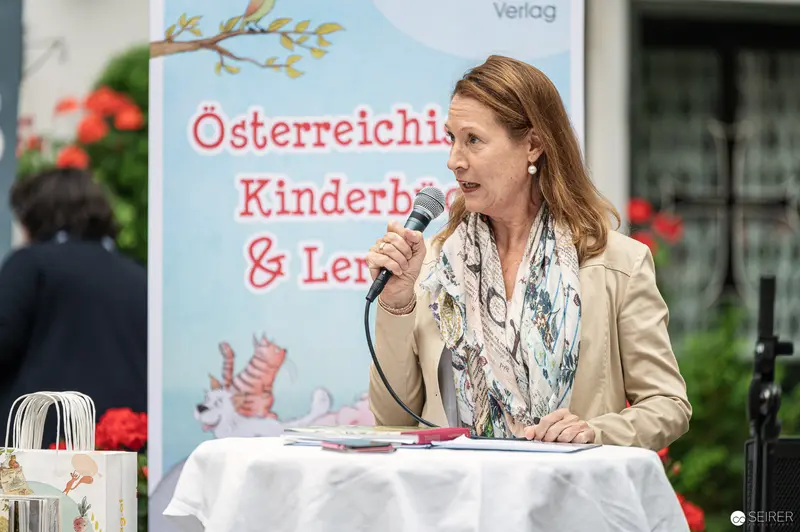 Jolanda Richter Speaking at Austrian Children's Book Reading Event in Vienna