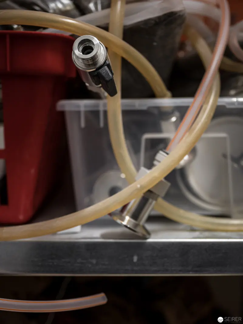Industrial Tubing and Metallic Connections in Manufacturing Environment