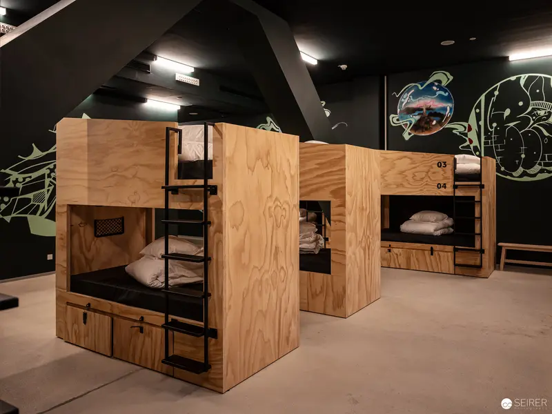 Jo & Joe Hotel Westbahnhof Wien: Modular Wooden Bunk Pods in Minimalist Design