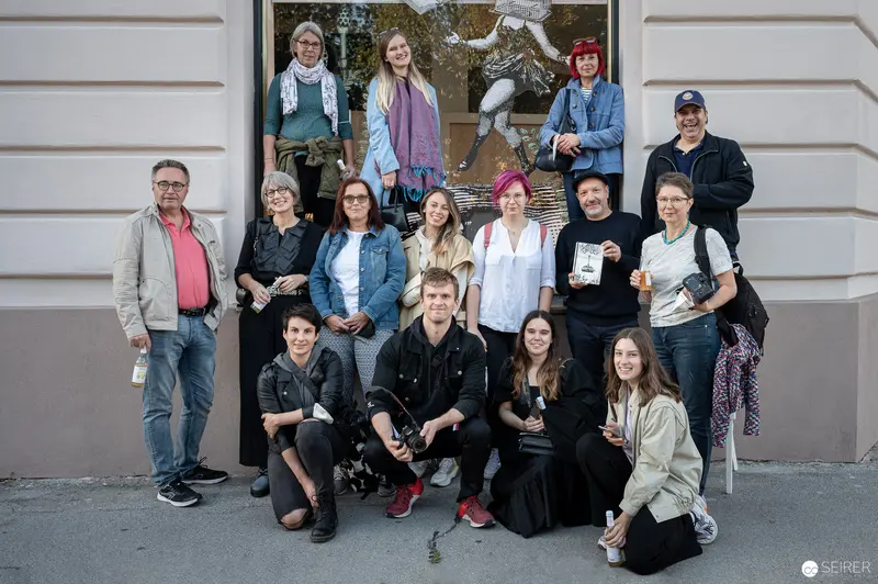 Vienna Design Week IgersWalk Group Portrait Outside Design Venue