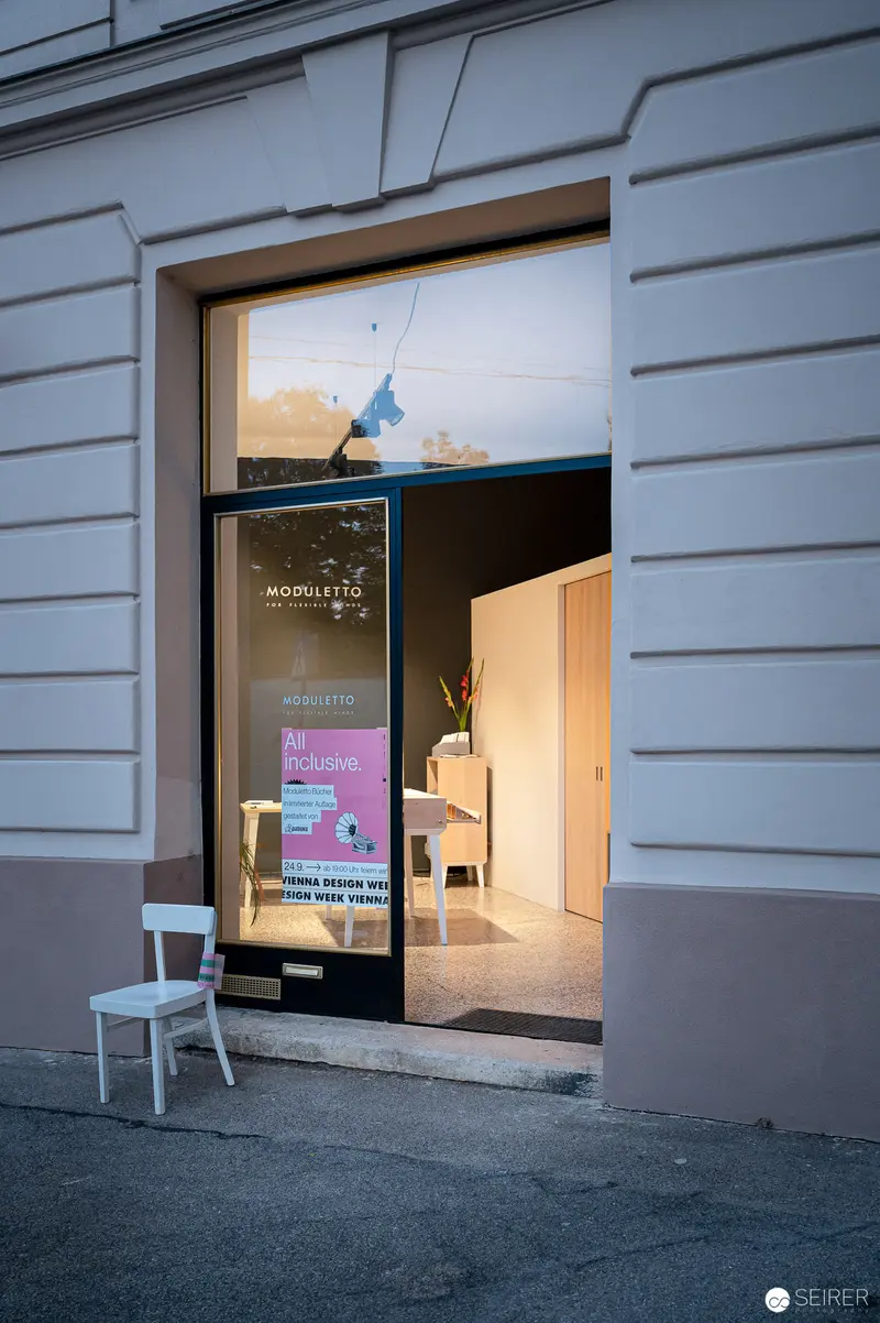 Vienna Design Week IgersWalk: Minimalist Gallery Window Display at Dusk