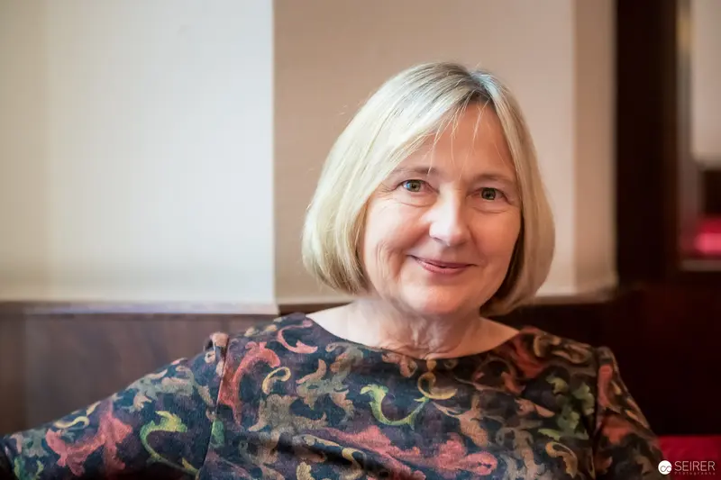 Ute Krause in Conversation: Portrait of a Writer During Interview