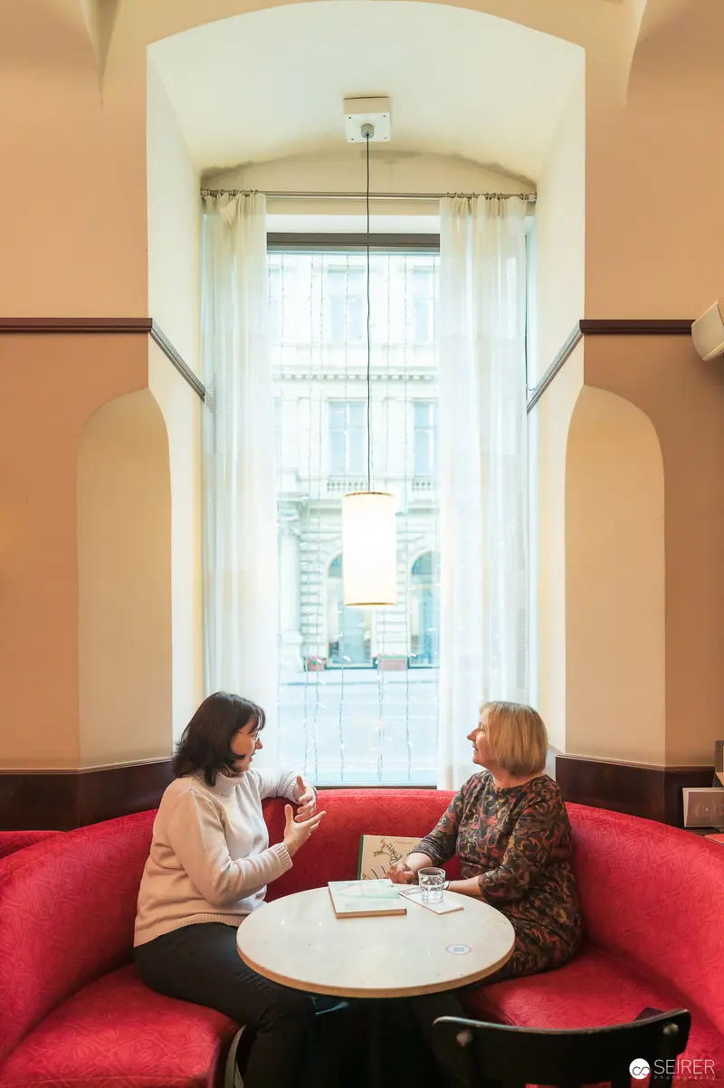 Ute Krause and Janett Cernohuby in Intimate Interview Setting