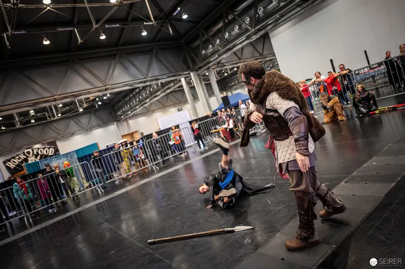 Costumed Performers Engage in Dramatic Showfight at Vienna ComicCon 2022