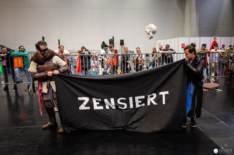 Zensiert Banner Performance at Vienna ComicCon 2022 Showfight Event
