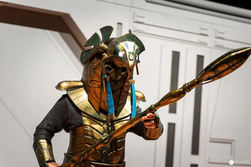 Elaborate Cosplay Warrior in Golden Armor at Vienna ComicCon 2022