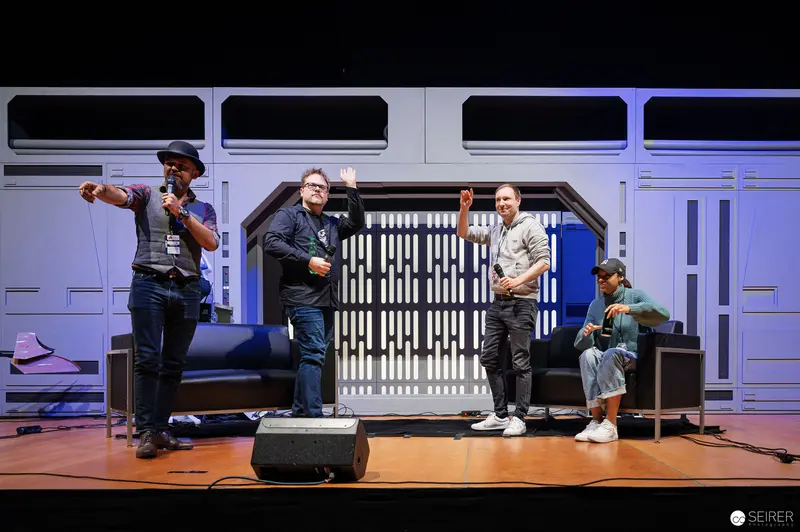 Vienna ComicCon 2023: Four Performers on Sci-Fi Themed Stage Setting