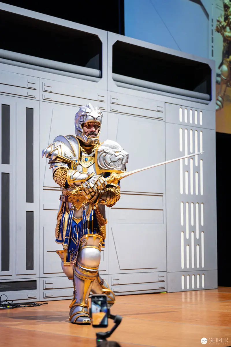 Ornate Gold and Silver Warrior Cosplay at Vienna ComicCon 2022
