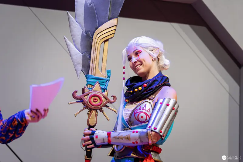 Cosplayer with Intricate Cyberpunk Weapon at Vienna ComicCon 2022