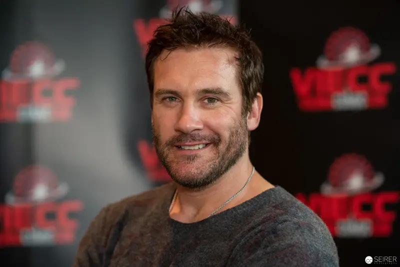 Clive Standen at Vienna ComicCon 2022, Actor Posing at VIECC Event