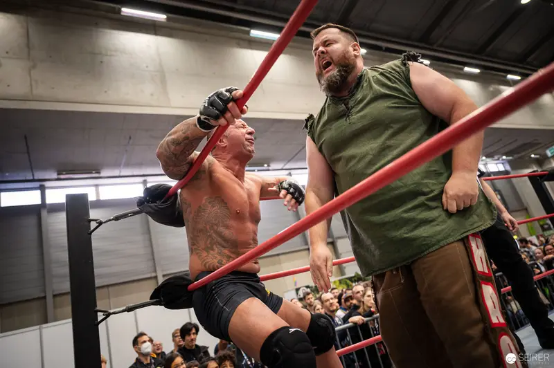 Watschclub Wrestling Performance at Vienna ComicCon 2022: Ring Confrontation