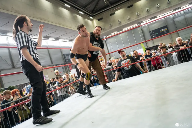 Watschclub Wrestling Performance at Vienna ComicCon 2022 Ring