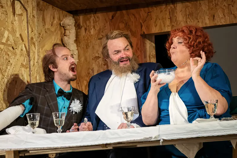 Bertolt Brecht's Kleinbürgerhochzeit at Josefstadt Kammerspiele Theater