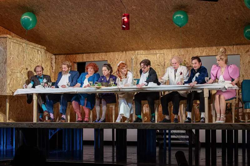 Bertolt Brecht's "Small Bourgeois Wedding" at Josefstadt Chamber Theater