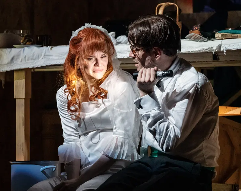 Bertold Brecht's Kleinbürgerhochzeit: Intimate Theatrical Moment at Kammerspielen der Josefstadt