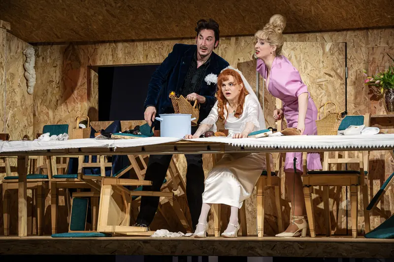 Brecht's Kleinbürgerhochzeit Theater Scene at Kammerspielen der Josefstadt