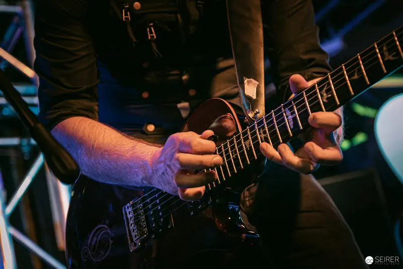Electric Guitar Performance at Replugged Vienna Concert