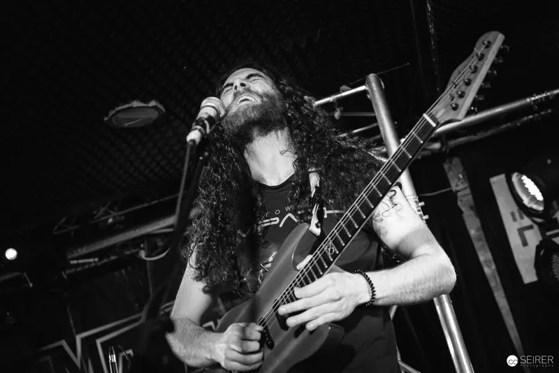 Extreme Mind Guitarist in Intense Performance at Replugged Concert