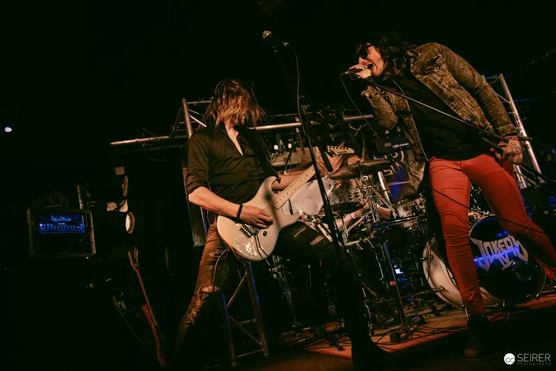 Jokers IV Energetic Performance at Replugged, Vienna - Intense Rock Moment