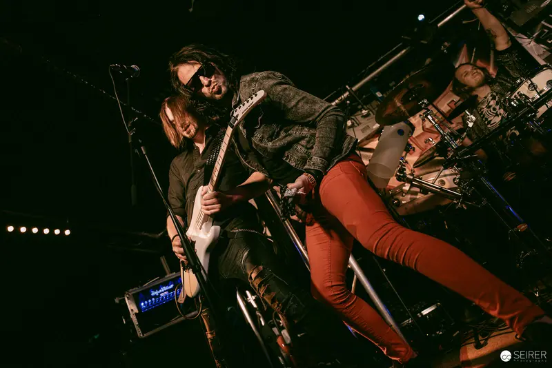 Jokers IV Unleash High-Energy Performance at Replugged, Vienna