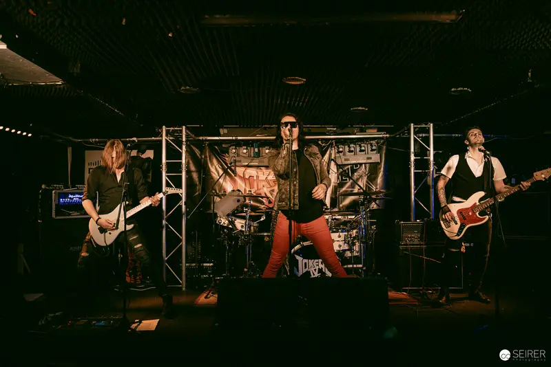 Jokers IV Performing Live at Replugged, Vienna with Dynamic Stage Presence