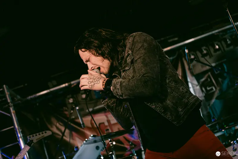 Intense Vocal Performance by Jokers IV at Replugged, Vienna
