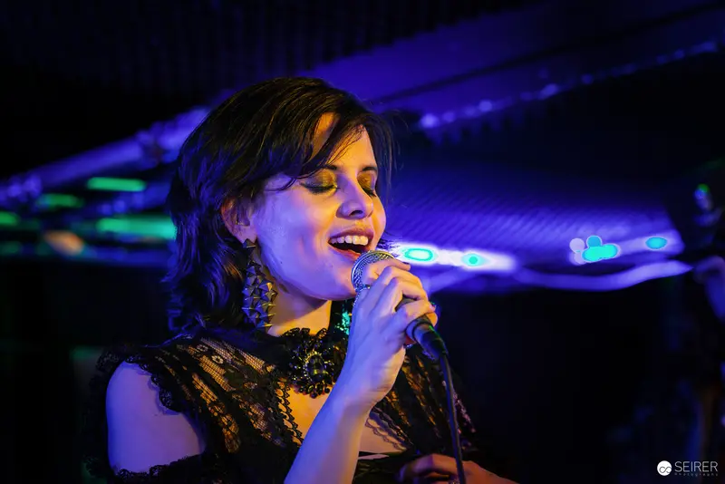 Nightmarcher Performing at Replugged Vienna with Intense Vocal Delivery
